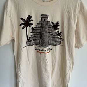 Chichen Itza Mayan Spirit T-shirt. Size L.